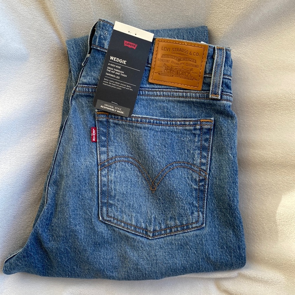 Levi’s wedgie jeans